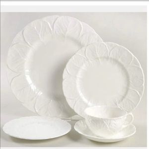 5 Piece Place Setting
Countryware
by COALPORT